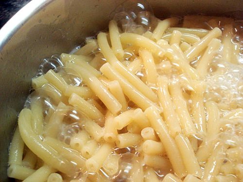 pasta-cooked-in-ittle-water-3890040