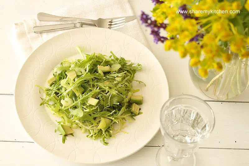 green-salad-with-ginger-vinaigrette-2141021