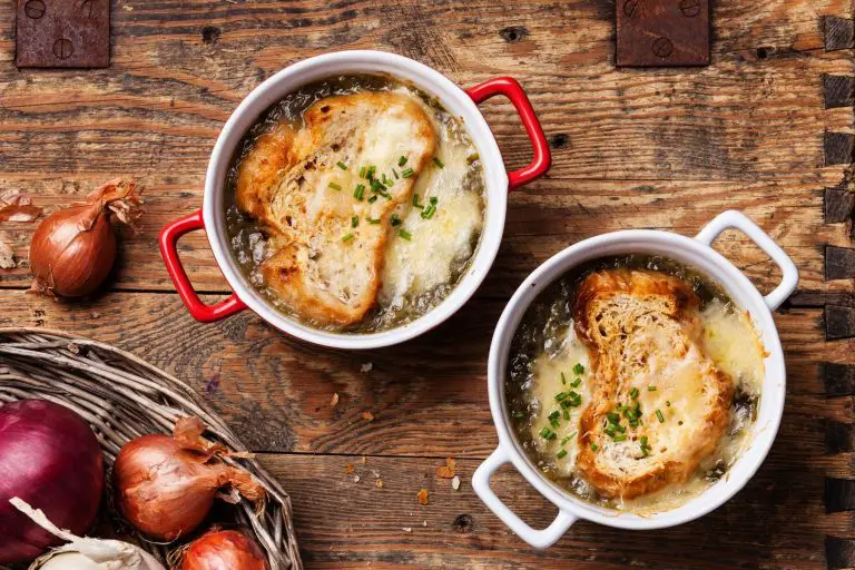 Creamy Spring Onion Soups with garlic toasts