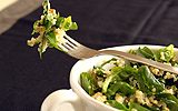 thumb-quinoa-spinach-salad-5601703