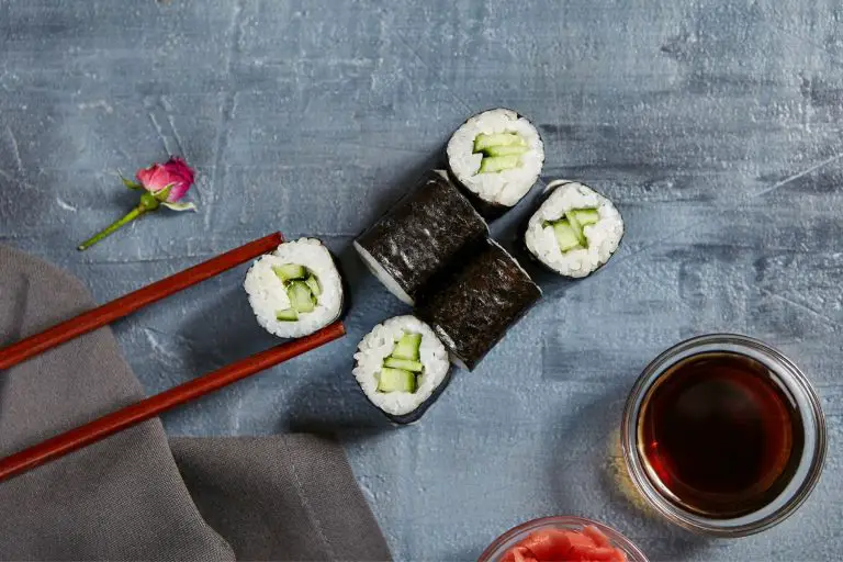 Kappa Maki with soy sauce
