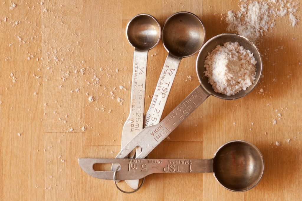 standard measuring spoons
