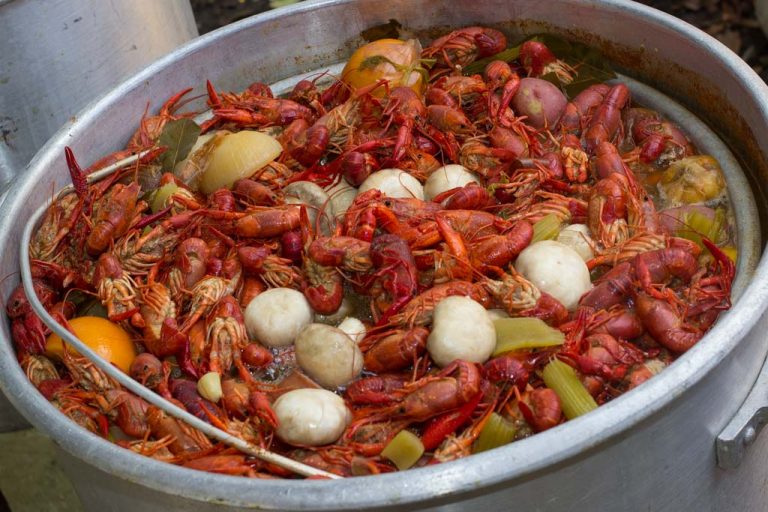 What Is A Crawfish Boil And How To Do It