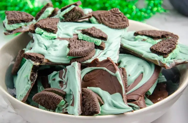 Mint Oreo Bark Make A Delicious Holiday Treat
